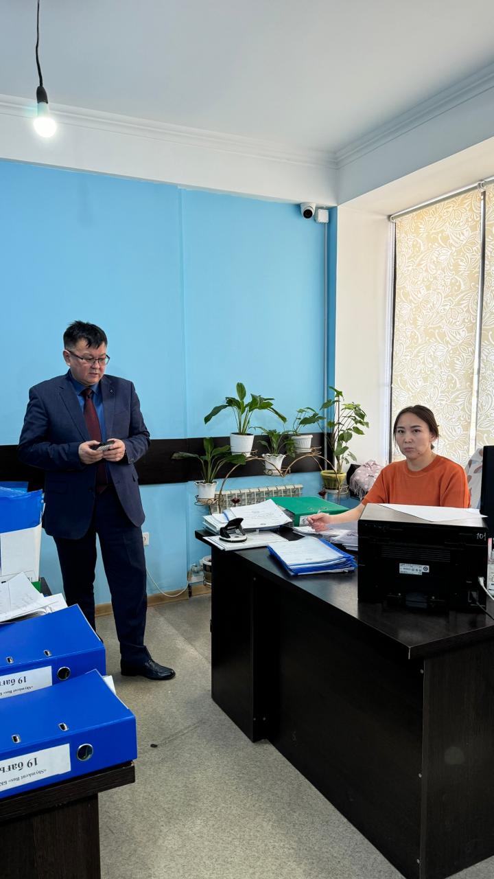 Еңбек инспекторы жұмыскерлермен тікелей кездесті