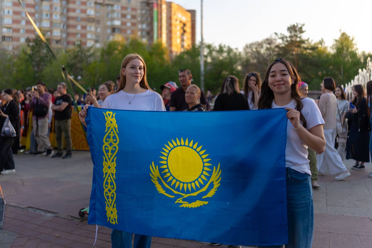 День единства народа Казахстана в ВКО: концерты, ярмарки и праздничное настроение