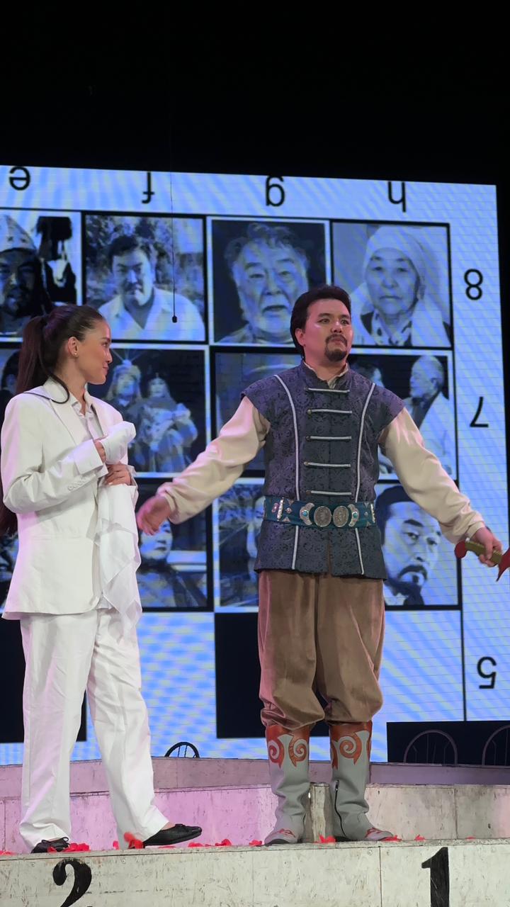 Асанәлі Әшімов театрында «Тағдыр тақтасы» спектаклі сахналанып, «Үздік логотип» байқауының жеңімпазы марапатталды