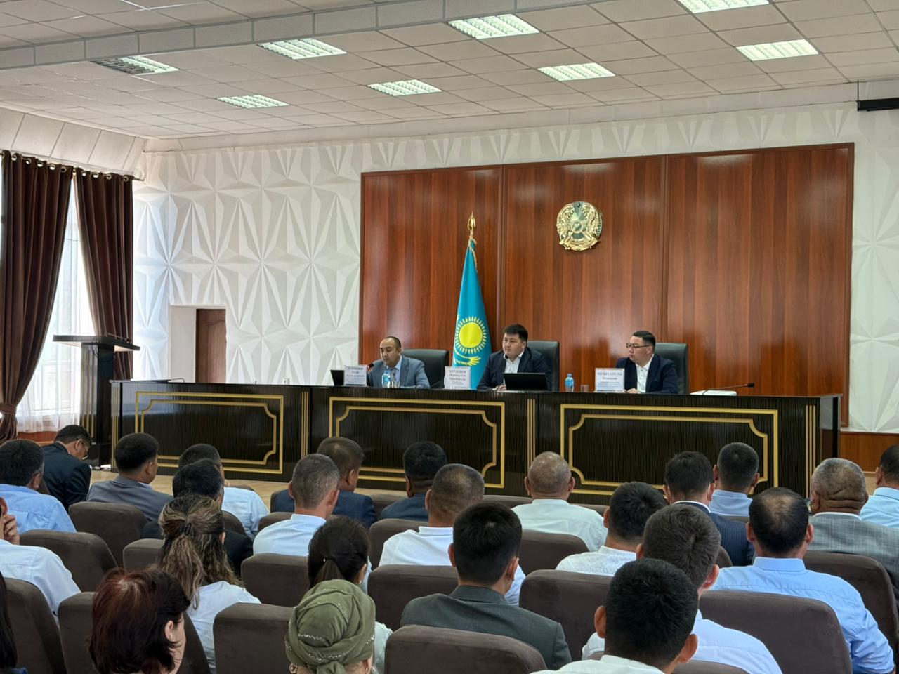 Шардарада ҚР еңбек және әлеуметтік қорғау заңнамаларын іске асыру мәселелері бойынша мәжіліс өтті!!