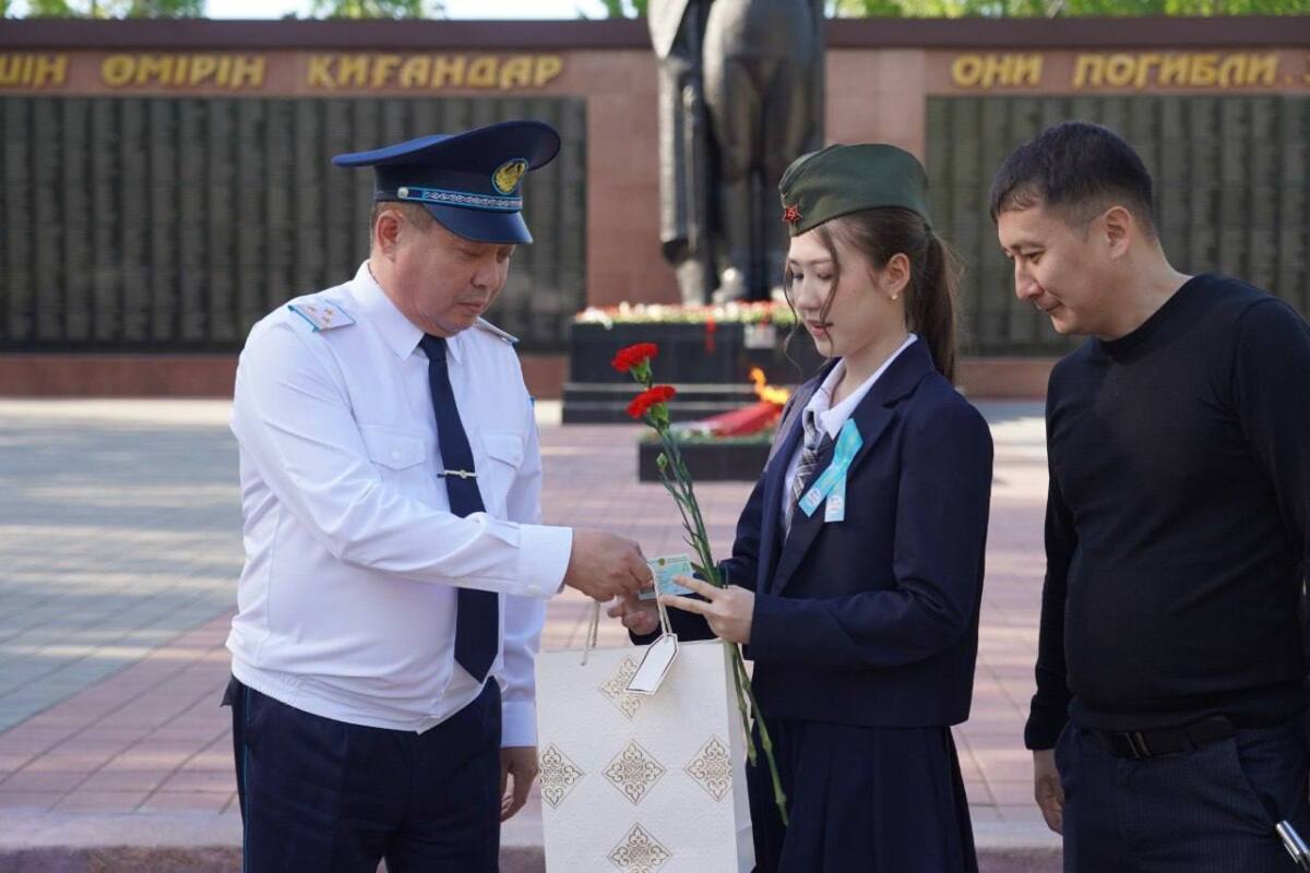 Қостанай облысында жастарға алғашқы жеке куәліктері табысталды