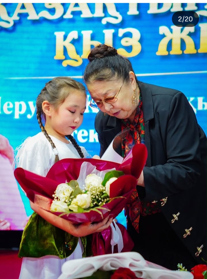 ⚜️ Ауданымызда Қазақстанның еңбек сіңірген өнер қайраткері Меруерт Қаратайқызымен мерейтойлық кездесу өтті