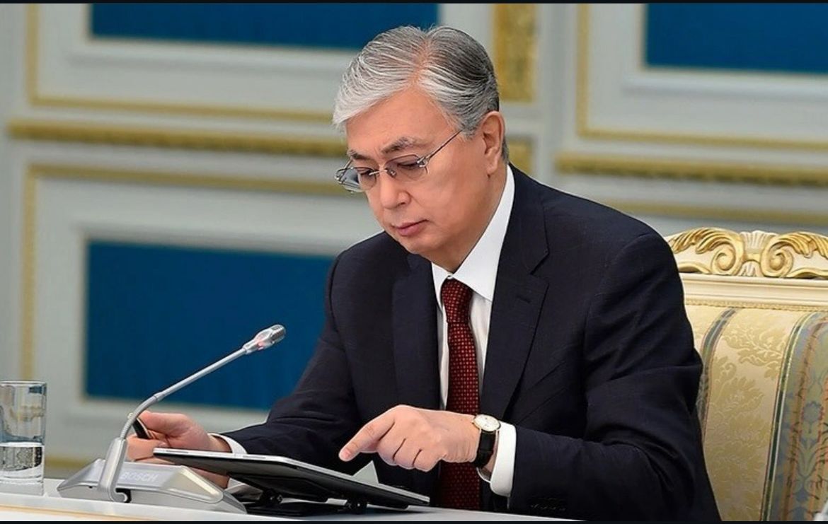 Президент орта білім беру жүйесіне жасанды интелектіні енгізу туралы Жарлыққа қол қойды.