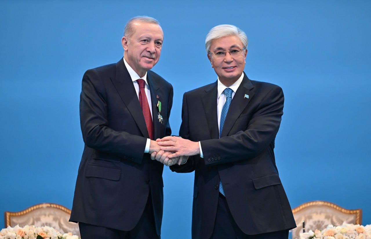 🇰🇿🇹🇷Мемлекет басшысы Түркия Президентін «Қожа Ахмет Ясауи» орденімен марапаттады