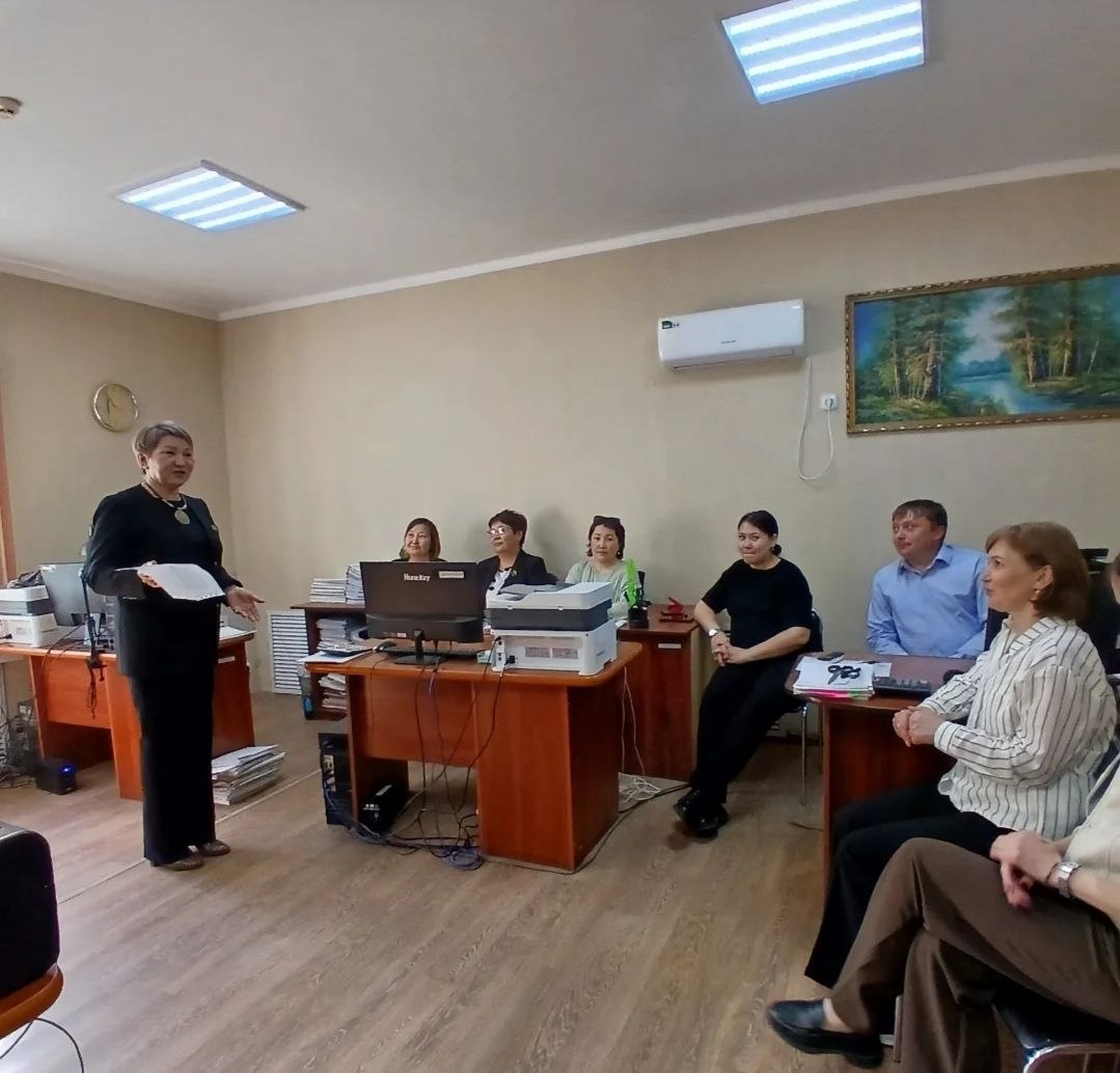 Жарқайың аудандық мәслихатының депутаты Г. Смағұлова ұжымдарымен кездесу өткізді.