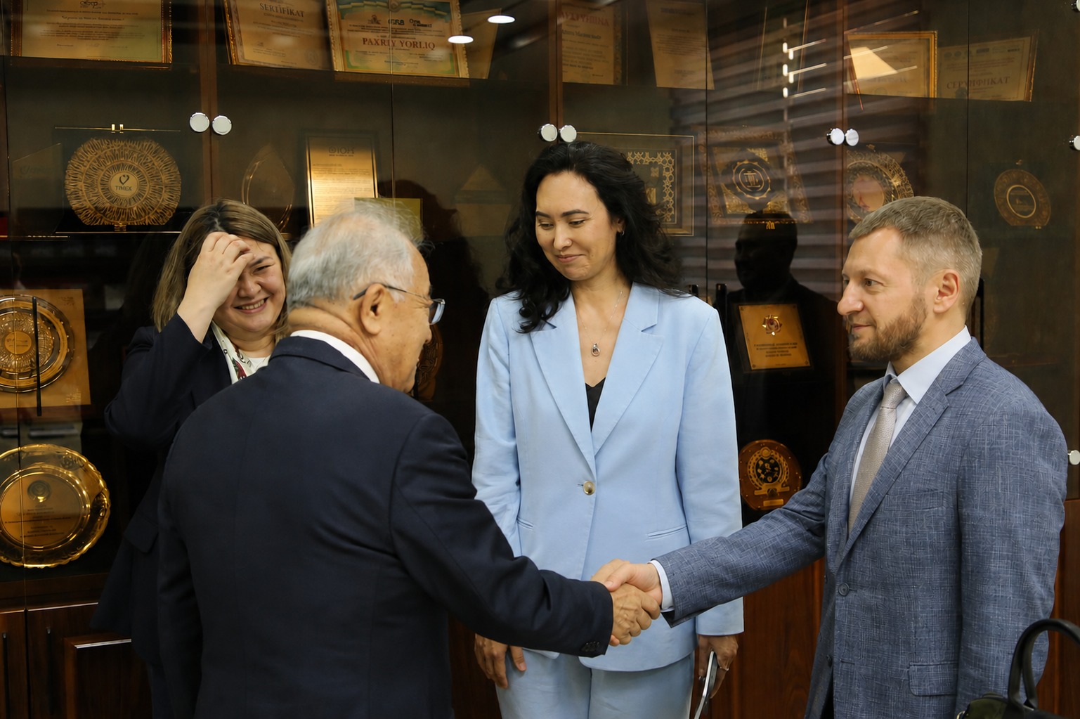 Қазақстандағы Омбудсмен офисінің өкілдері Өзбекстан Республикасының Адам құқықтары жөніндегі ұлттық орталығының директорымен кездесті