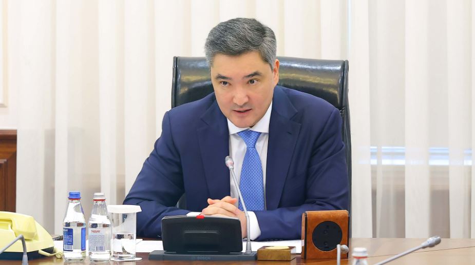 Олжас Бектенов жеңіл өнеркәсіпті дамыту тәсілдерін қайта қарауды тапсырды