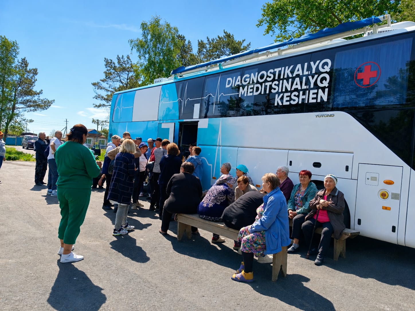 14 Мамырда Костряков ауылына жылжымалы медициналық кешен келді