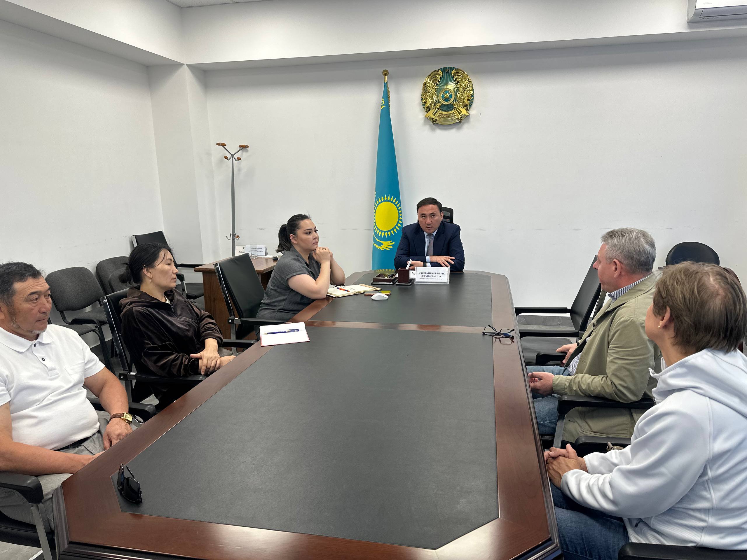 Әуезов ауданында базарлар басшыларымен жұмыс кеңесі өтті