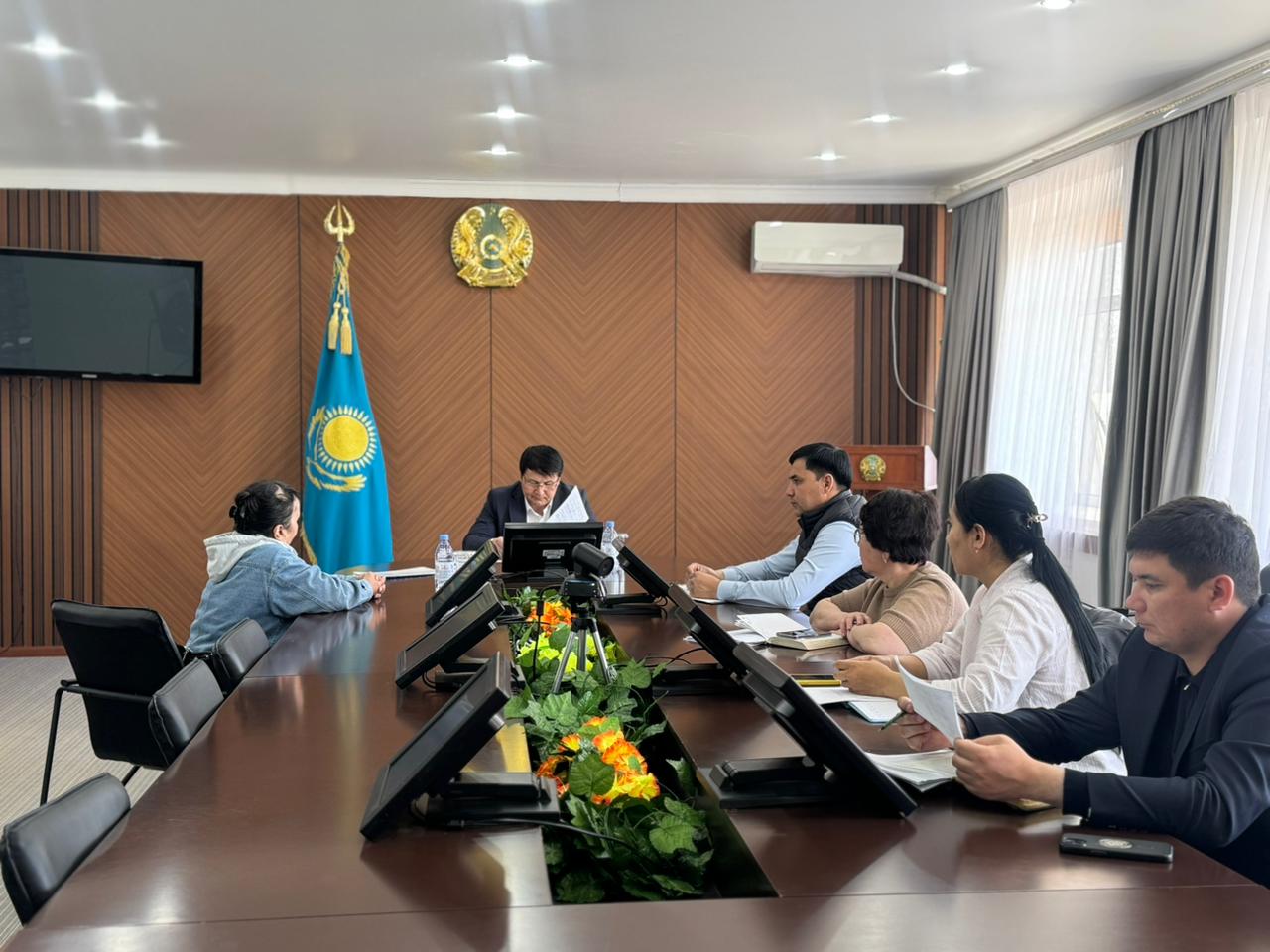 Аудан әкімінің міндетін атқарушы С. Муканов азаматтарды жеке мәселелері бойынша қабылдады
