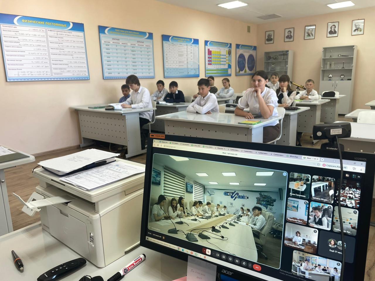 Тәуелсіздіктің екі қанаты: Қазақстанда Олжас Сүлейменовтің 90 жылдығына және Әлімхан Ермеков мұрасына арналған бірегей сабақ қалай өтті