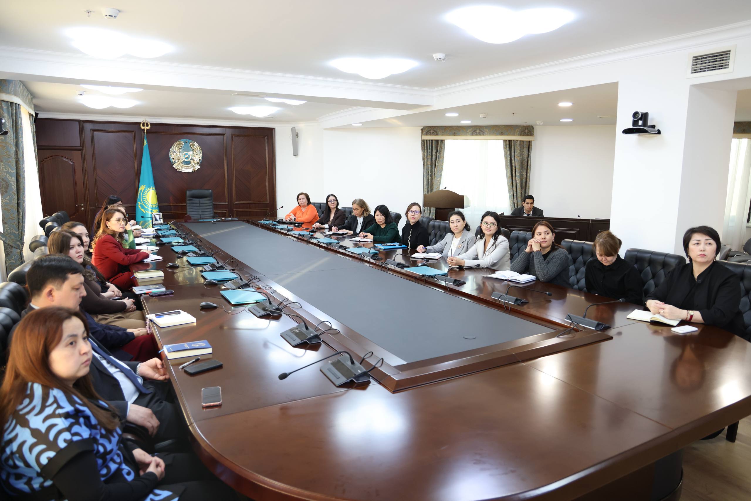 Жоғары Сот Кеңесі Аппараты қызметкерлеріне арналған құқықтық жалпы оқыту бағдарламасын іске асыру аясында ведомстволық архивке құжаттарды тапсыру мәселелеріне арналған кезекті оқыту семинары өткізілді