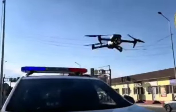 Полицейлер қарсы бағытқа шыққан жүргізушілерді дрон арқылы анықтап, жауапқа тартты