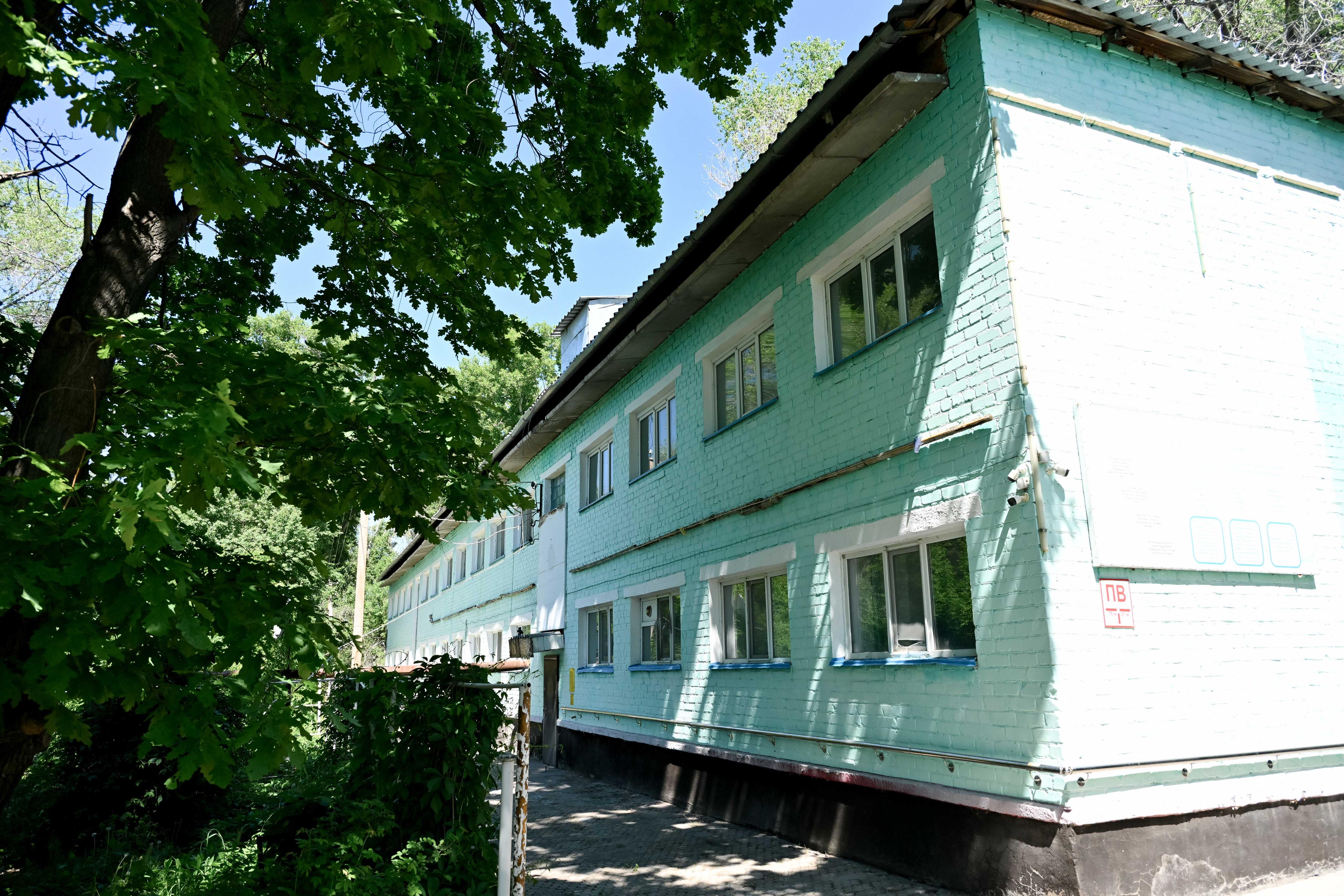 Облыс әкімі Науалы ауылындағы бұрынғы балалар үйінің ғимаратын аралап көрді
