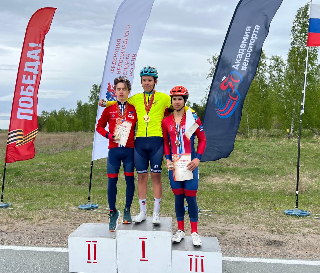 ҰЛАН МҰРАТОВ ВЕЛОСПОРТТАН ӨҢІРАРАЛЫҚ ЖАРЫСТЫҢ ЖЕҢІМПАЗЫ АТАНДЫ