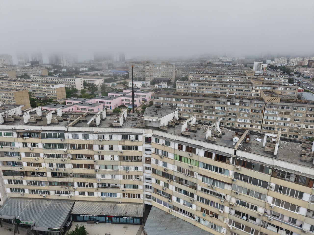 Ақтау қаласында авариялық жағдайдағы 10 пергола демонтаждалып жатыр
