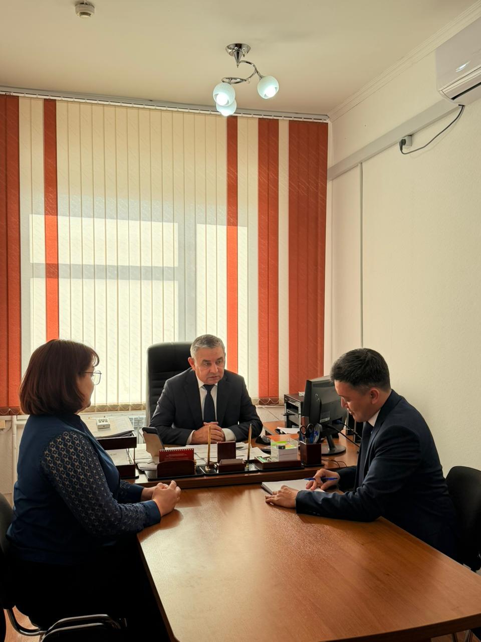 Мемлекеттік қызметшілер үшін әдеп нормаларын түсіндіру