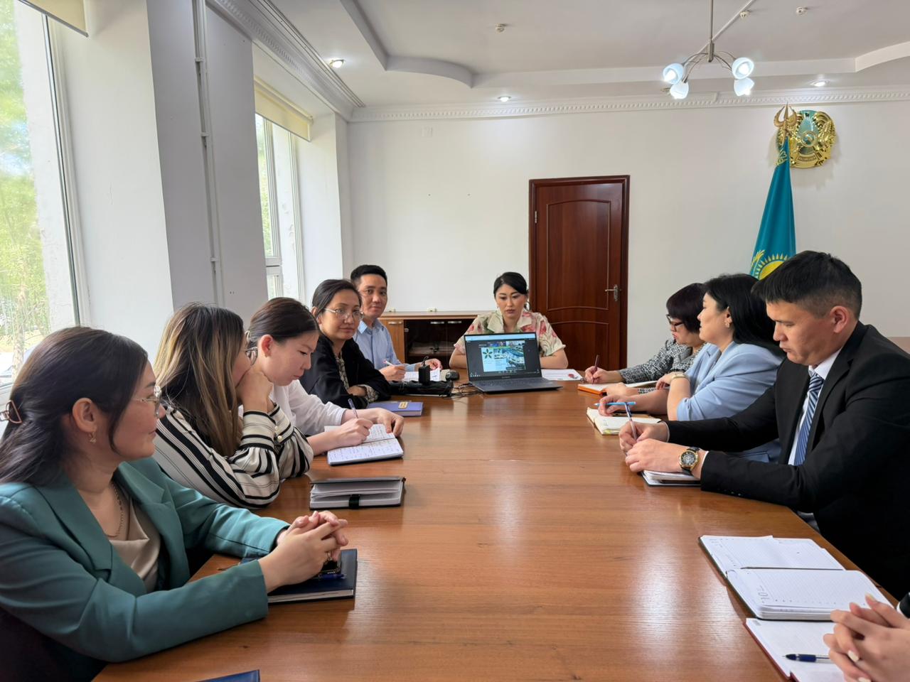 “Өңірлік тәжірибе алмасуға жәрдемдесу: басқа елдердегі қалыптасқан ұлттық сапа ұйымдарымен құрылымдық виртуалды алмасуларды ұйымдастыру” тақырыбында ZOOM байланыс режимінде бейнеконференция өтті