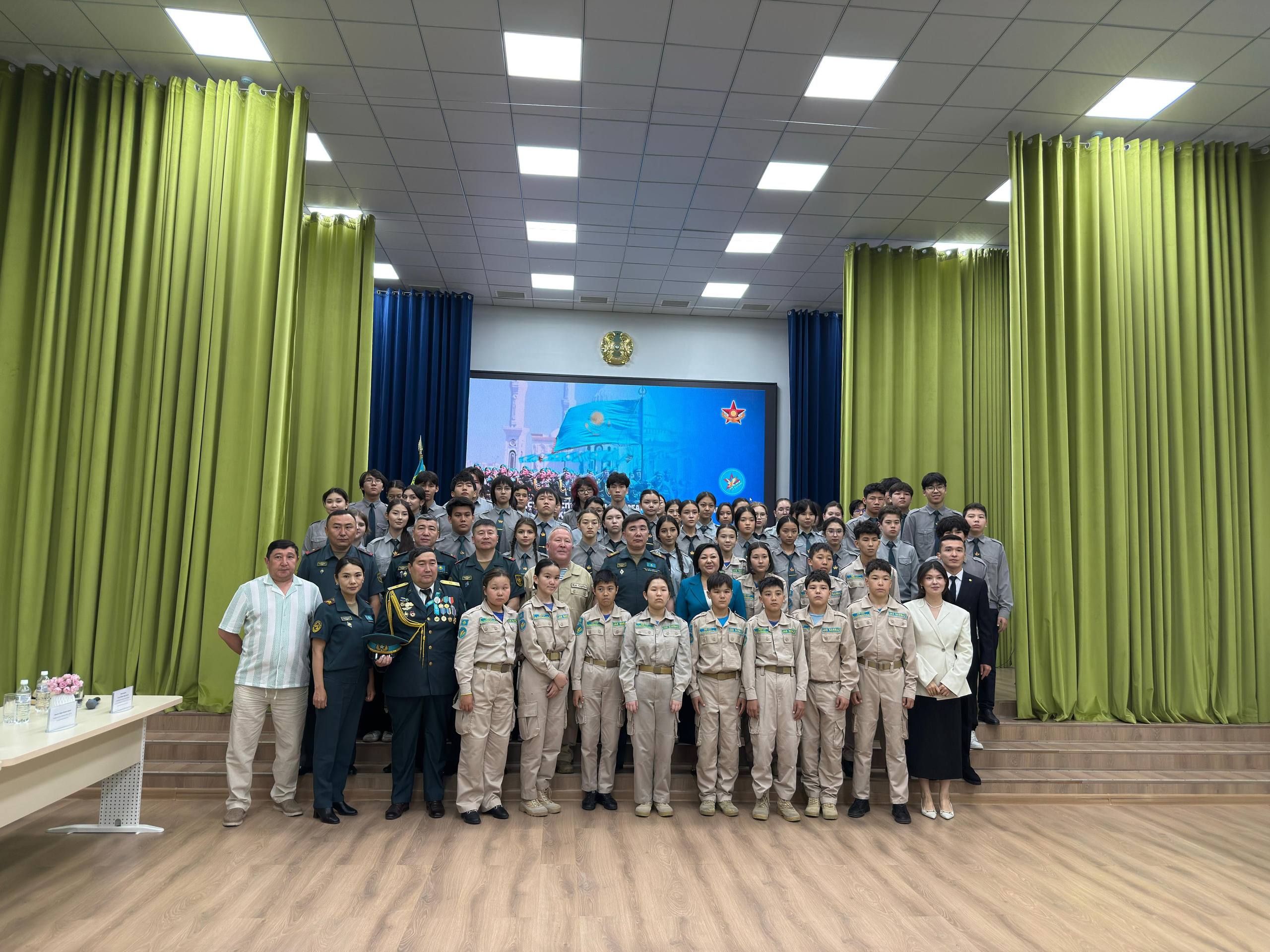 Қорғаныс министрлігінің Алматы өңіріндегі патриоттық акциясына үш жарым мыңнан астам оқушы қатысты