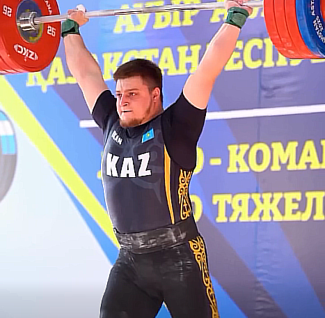 Қарағандылық зілтемірші республикалық чемпионатта үш бірдей рекорд орнатты