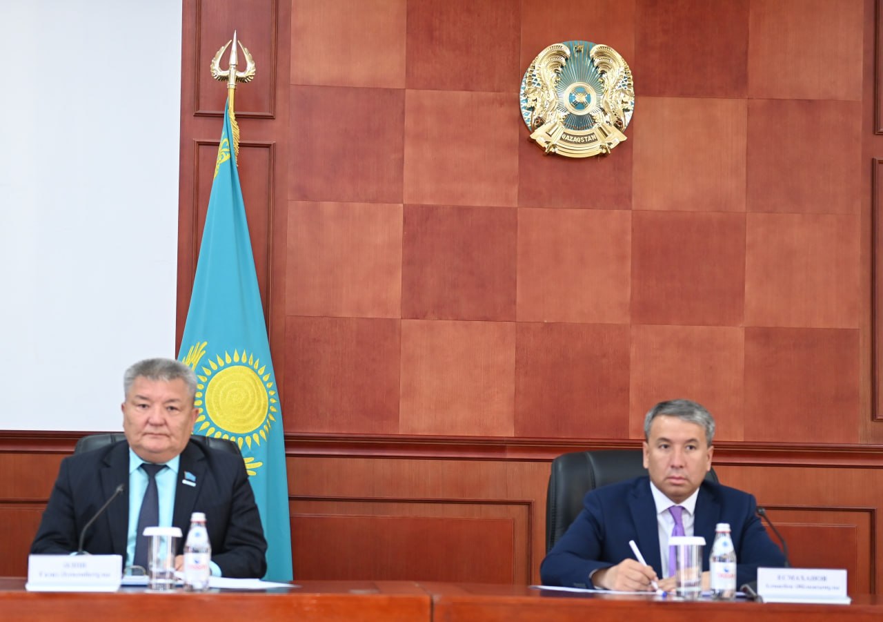 ТЕКСЕРУ КОМИССИЯСЫНЫҢ МҮШЕСІ АУДАНДЫҚ МӘСЛИХАТЫНЫҢ КЕЗЕКТІ СЕССИЯСЫНА ҚАТЫСТЫ