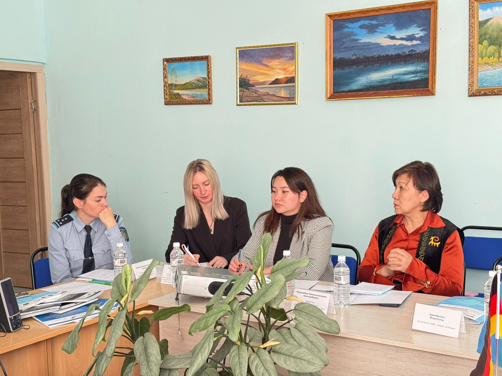 В поселке Глубокое состоялась встреча по запуску проекта PVE Labs «Закон и порядок: подросток в правовом пространстве и профилактика экстремистских проявлений»
