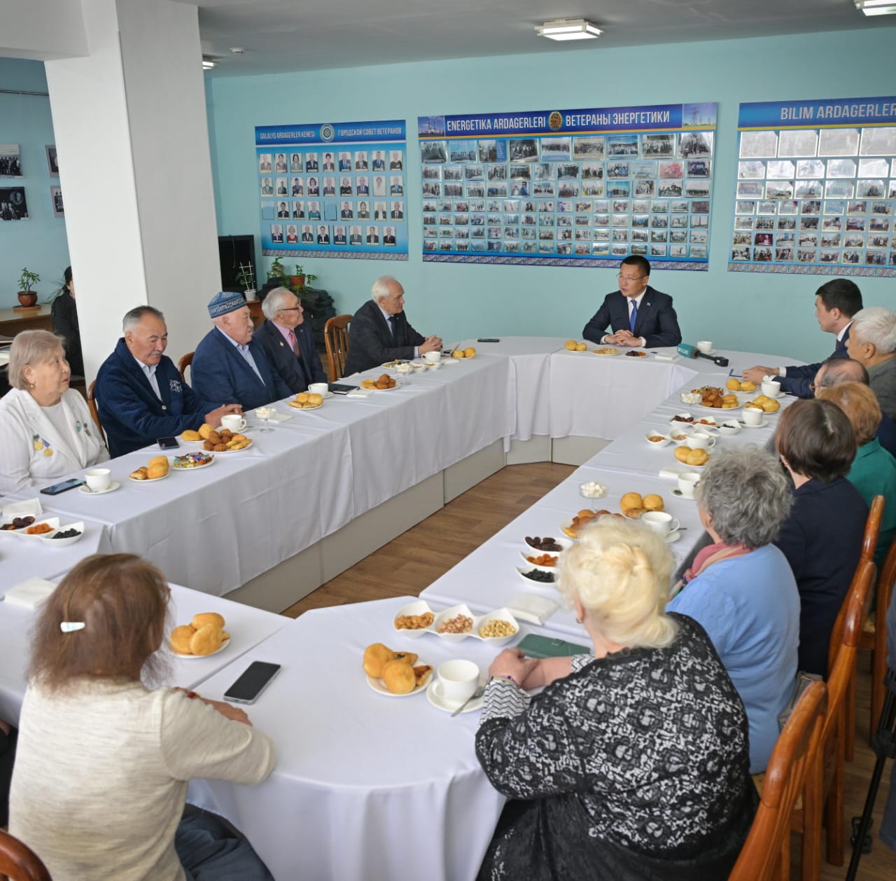 Екібастұзға жасаған жұмыс сапары барысында облыс әкімі Асайын Байханов қаланың инфрақұрылымдық және әлеуметтік жобаларының жүзеге асырылу барысымен танысып, сондай-ақ «EKIBASTUZ FEST: ЗАҢ» жастар фестиваліне қатысты
