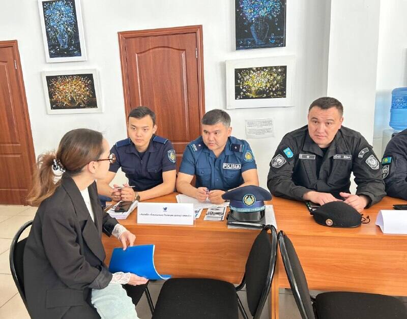 Полиция жастарды жұмысқа шақырады