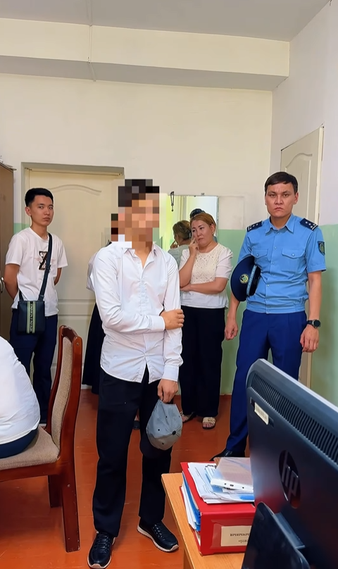 Сотрудники Управления полиции Енбекшинского района Департамента полиции города Шымкента совместно проводят профилактические мероприятия в рамках акции «Безопасность детей», проходящей с 18 по 28 мая.