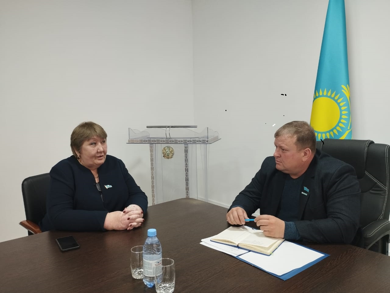 В соответствии с графиком приема граждан по личным вопросам, депутат Жаксынского районного маслихата Витт В.В. провел прием граждан.