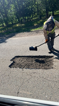 Байзақ ауданында облыстық мәндегі жолдарды күтіп ұстау жұмыстары жүргізілуде