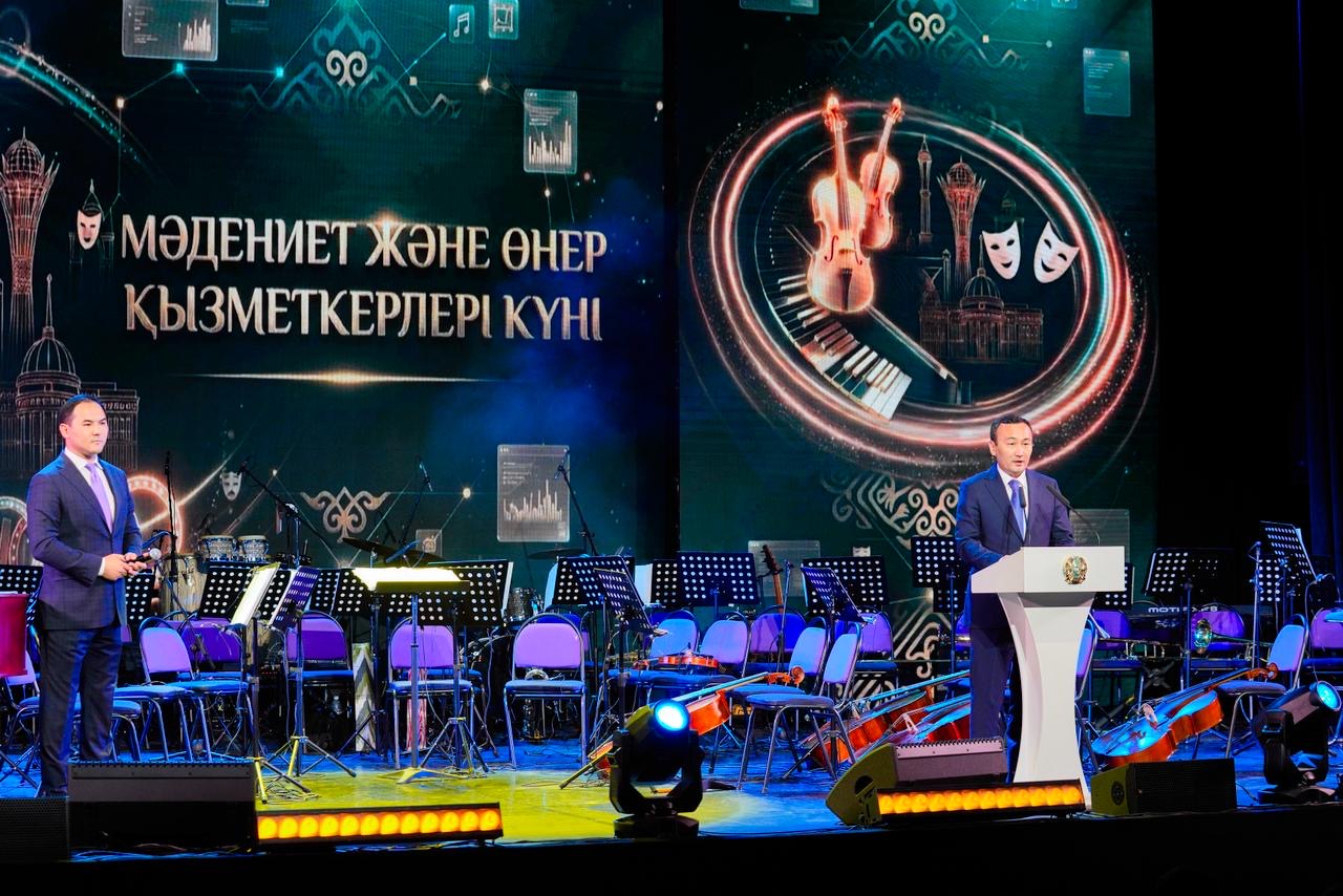 В Астане наградили деятелей культуры
