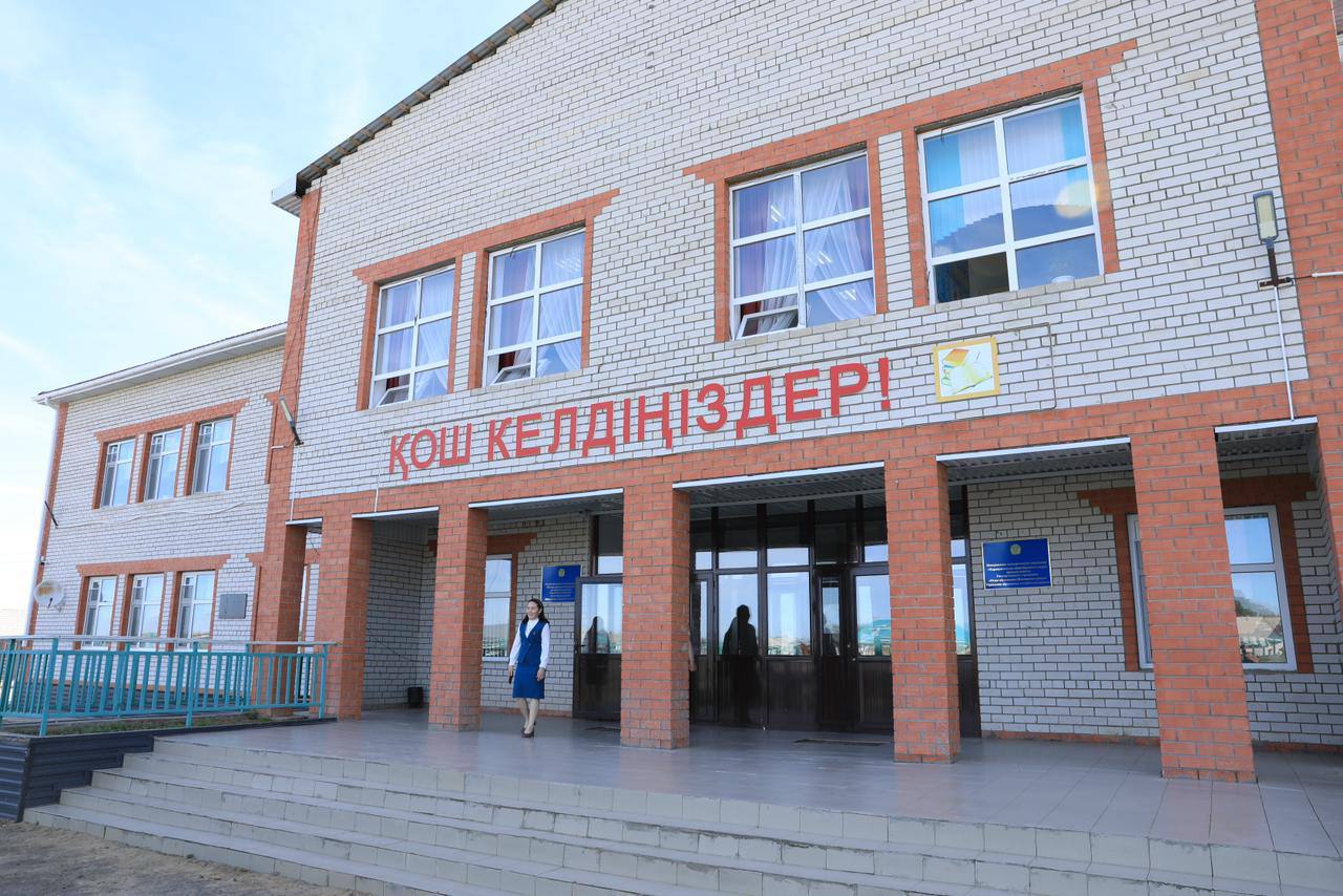 В Шалкарском районе аким области встретился с жителями трех отдаленных сел: Карашокат, Шиликты и Тогыз