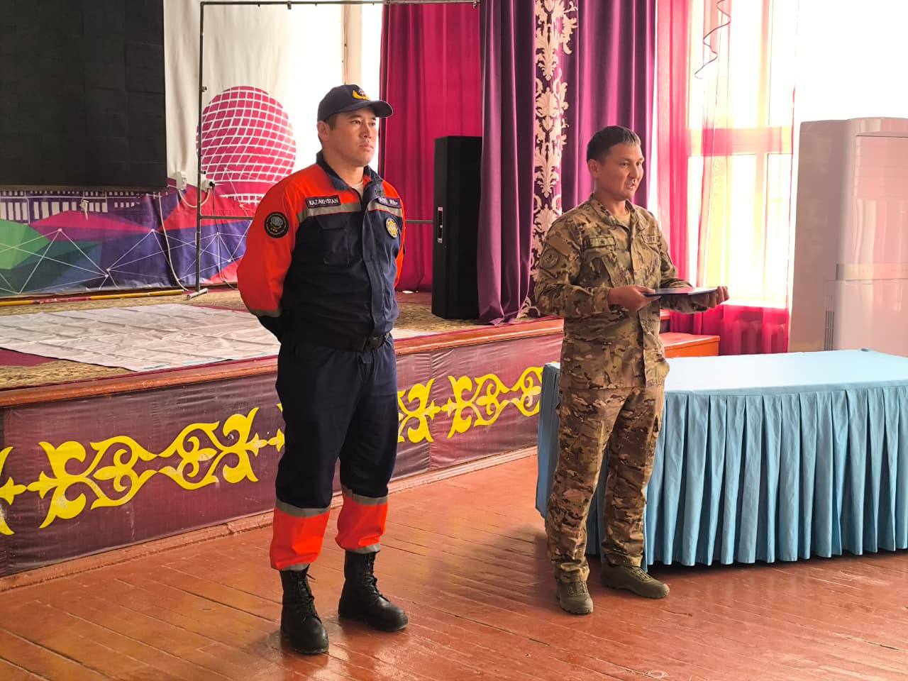 В Таласском районе для школьников провели урок безопасности