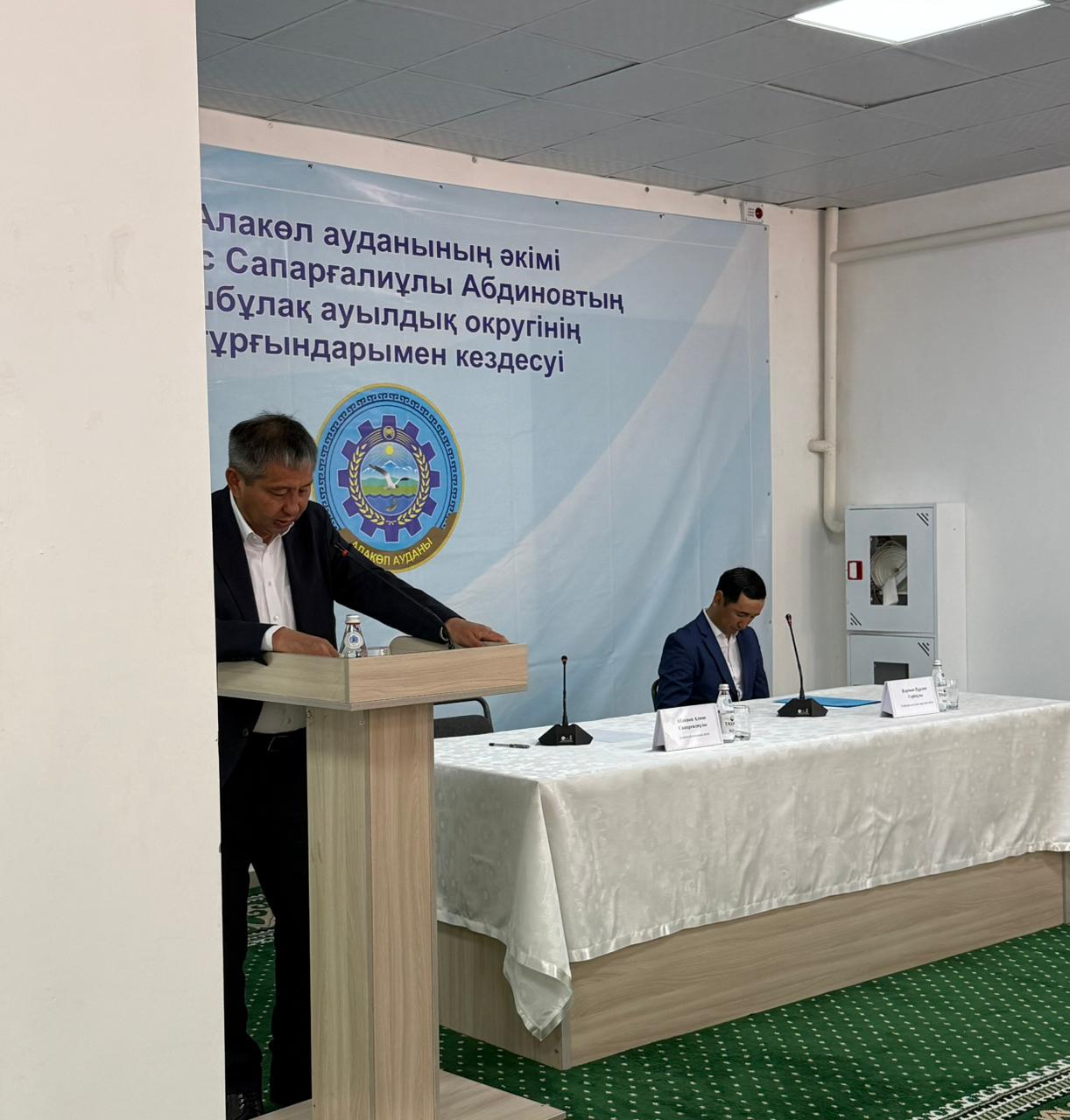 Аким района Абдинов Алмас Сапаргалиевич провел встречу с жителями Ушбулакского сельского округа