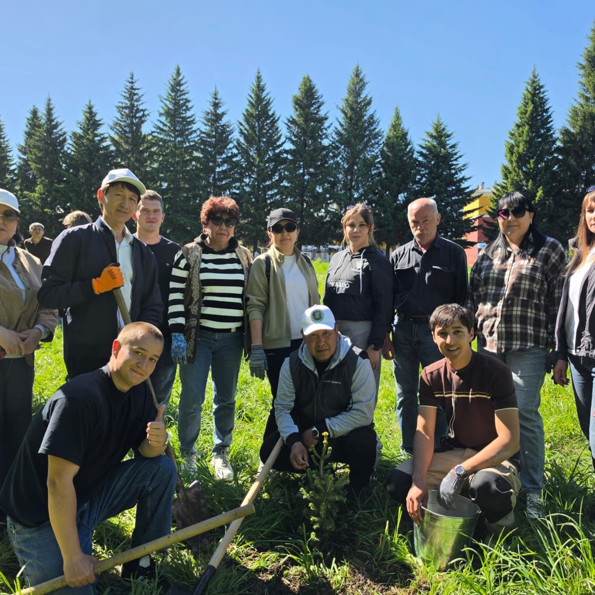 В городе Алтай в рамках республиканской экологической акции «Таза Қазақстан» состоялся масштабный субботник, организованный при поддержке партии AMANAT.