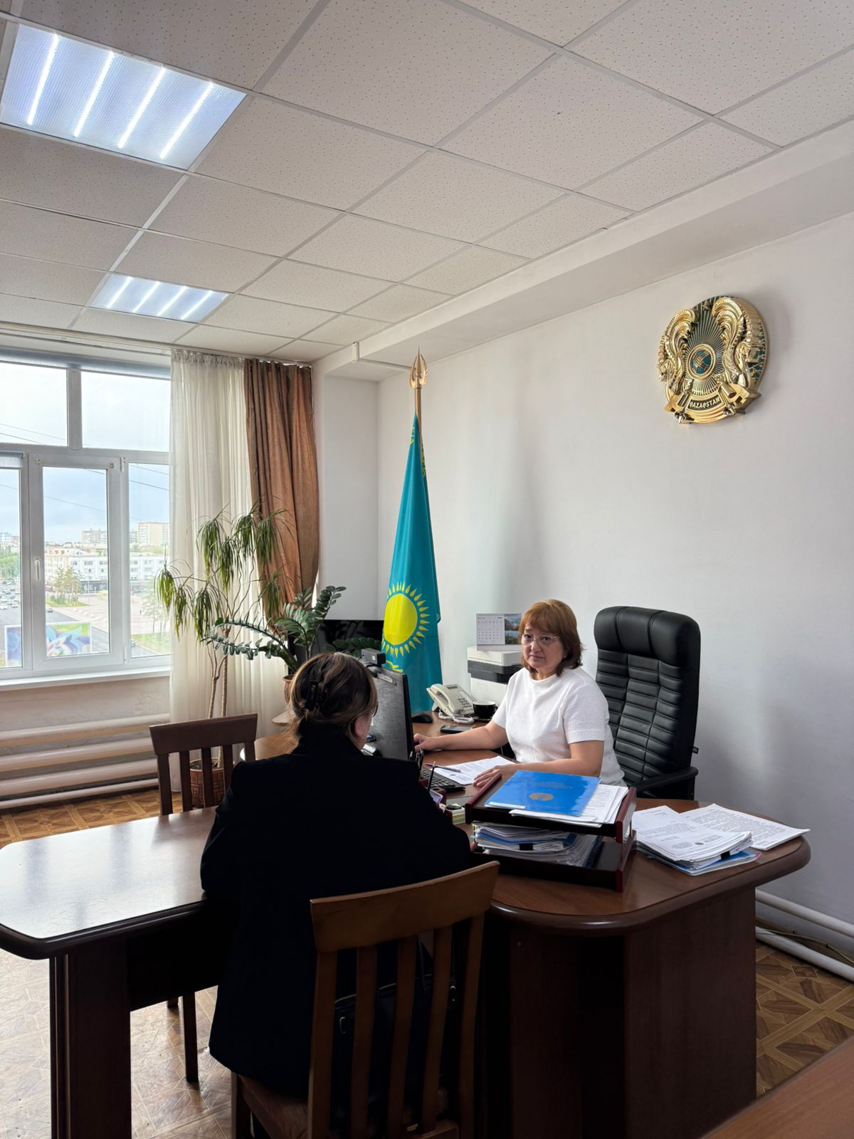 У руководителя Департамента по обеспечению качества в сфере образования Г.Уздембаевой состоялся прием граждан по вопросам переаттестации школы.