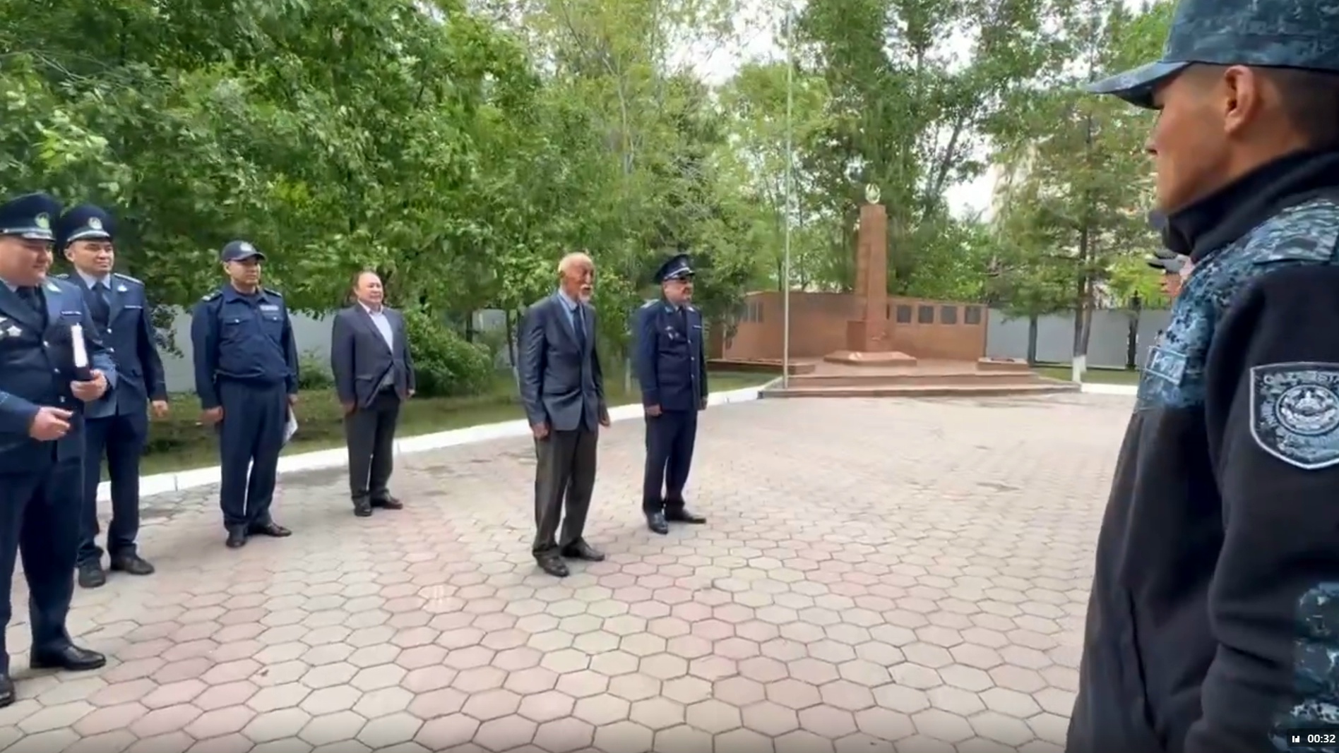 В ДЕПАРТАМЕНТЕ ПОЛИЦИИ НА ТРАНСПОРТЕ ПРОШЛО УТРЕННЕЕ ПОСТРОЕНИЕ С УЧАСТИЕМ ВЕТЕРАНА СЛУЖБЫ