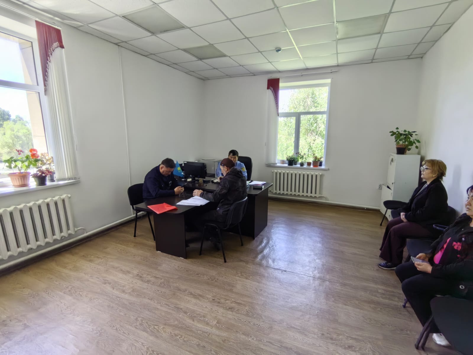 В Когалинском сельском округе прошла встреча частных судебных исполнителей с населением сельского округа.