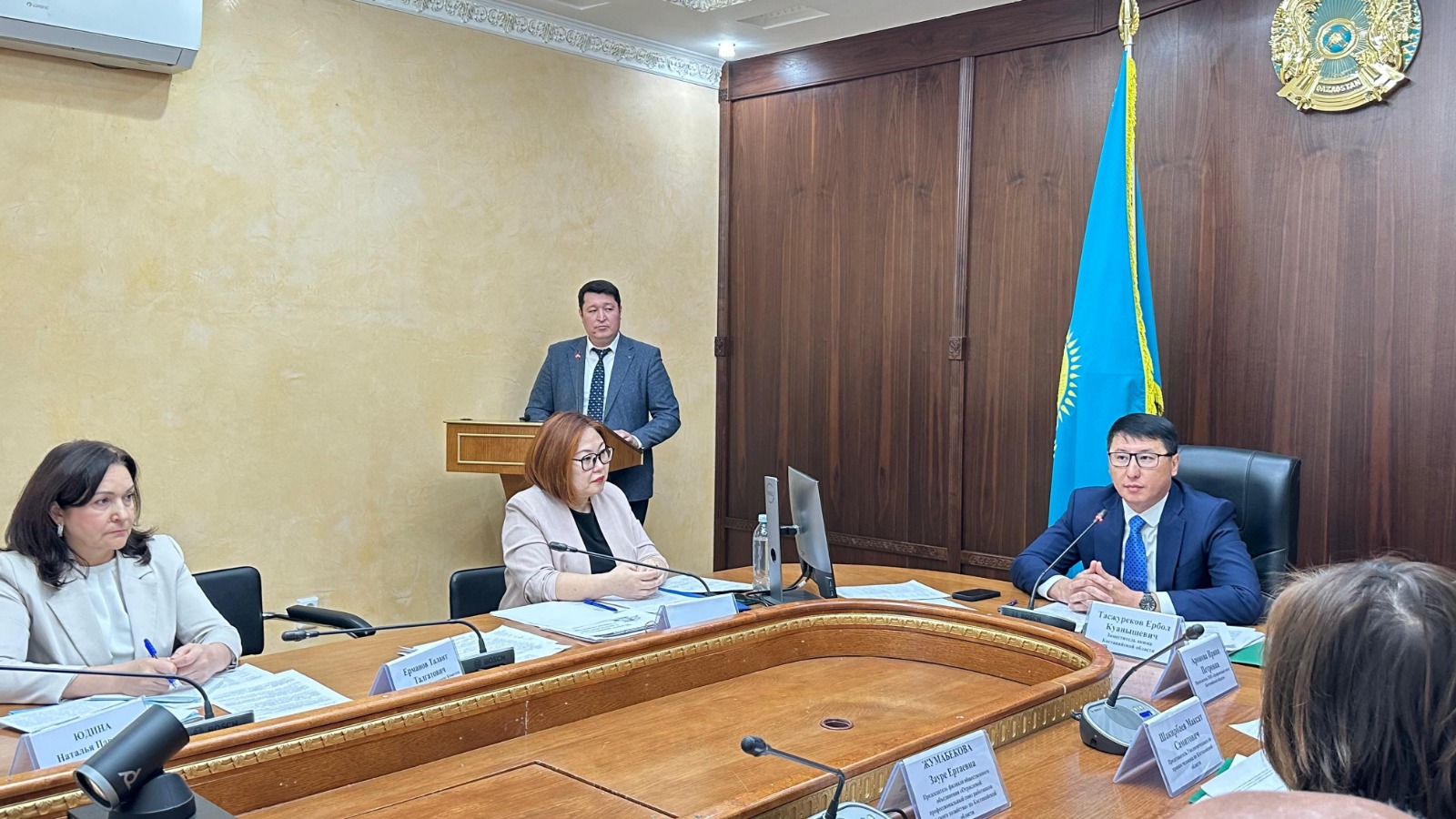 Прошло очередное заседание областной трехстронней комиссии по социальному партнерству