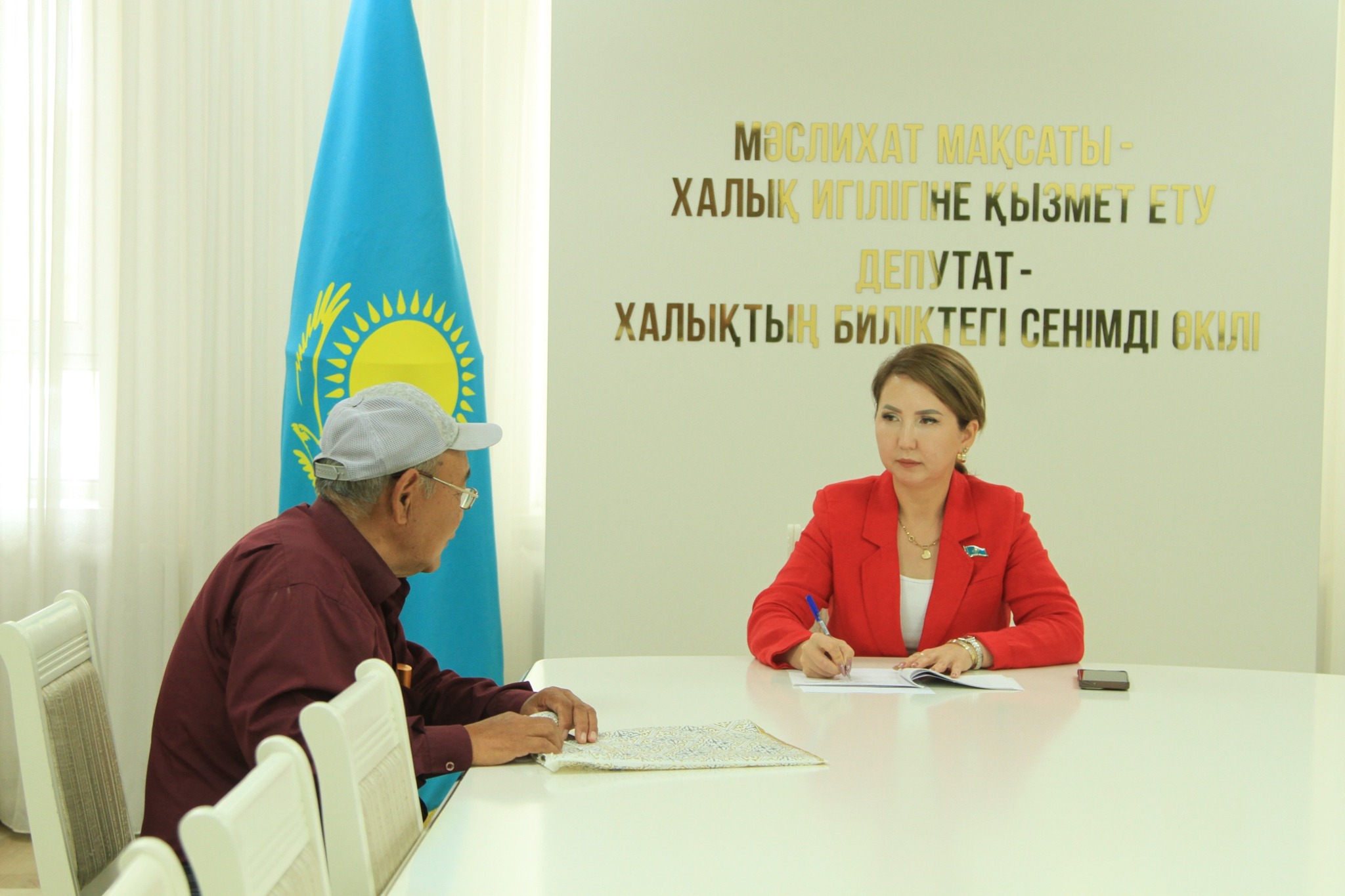 Депутаты провели прием граждан