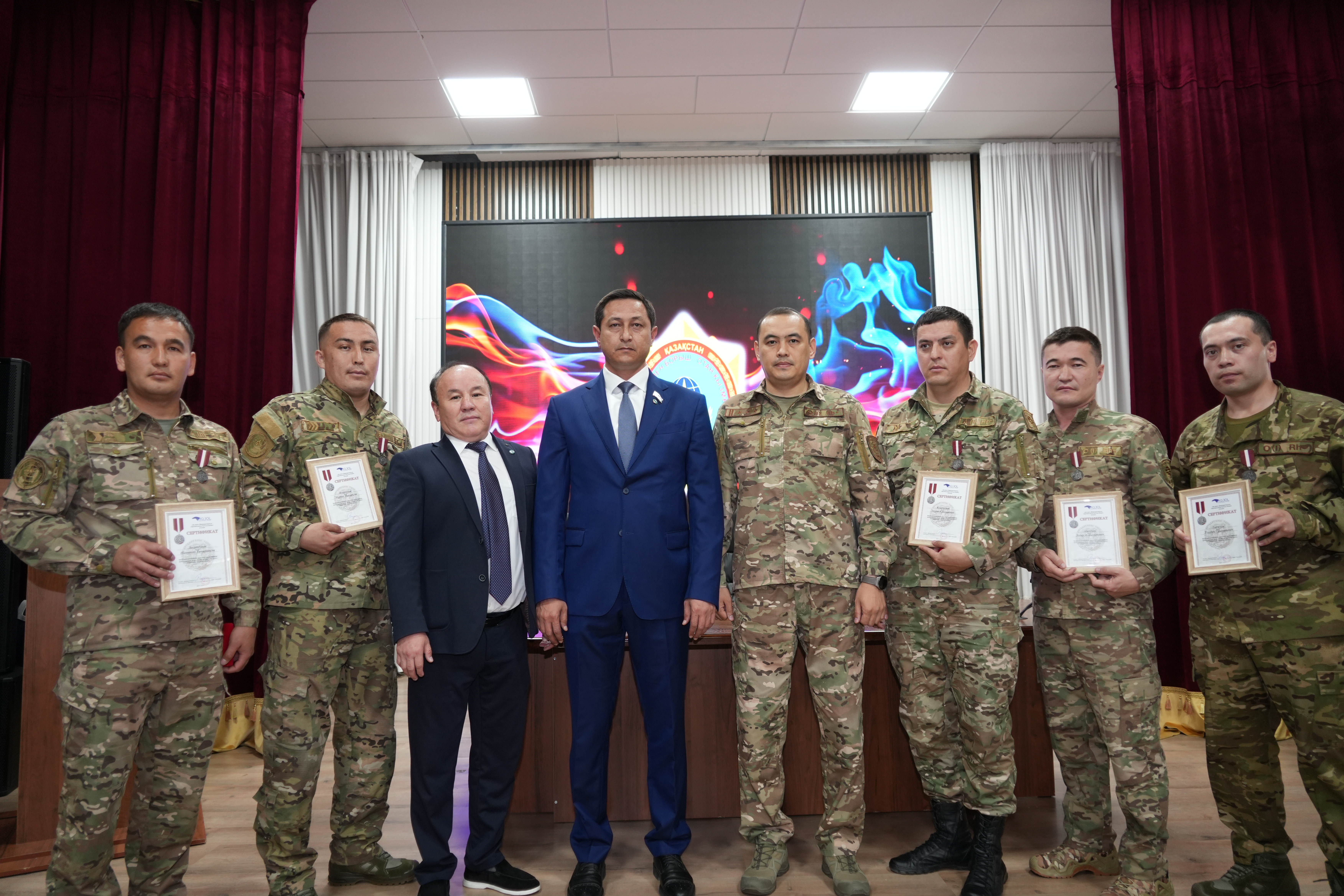 В Шымкенте наградили спасателей