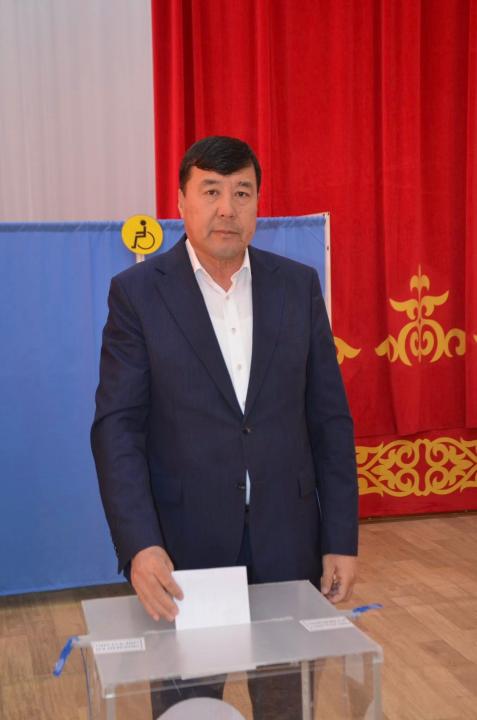 АКИМ РАЙОНА АЙТБАЙ ЖАНДАРБЕКОВ ПРИНЯЛ УЧАСТИЕ В РЕСПУБЛИКАНСКОМ РЕФЕРЕНДУМЕ