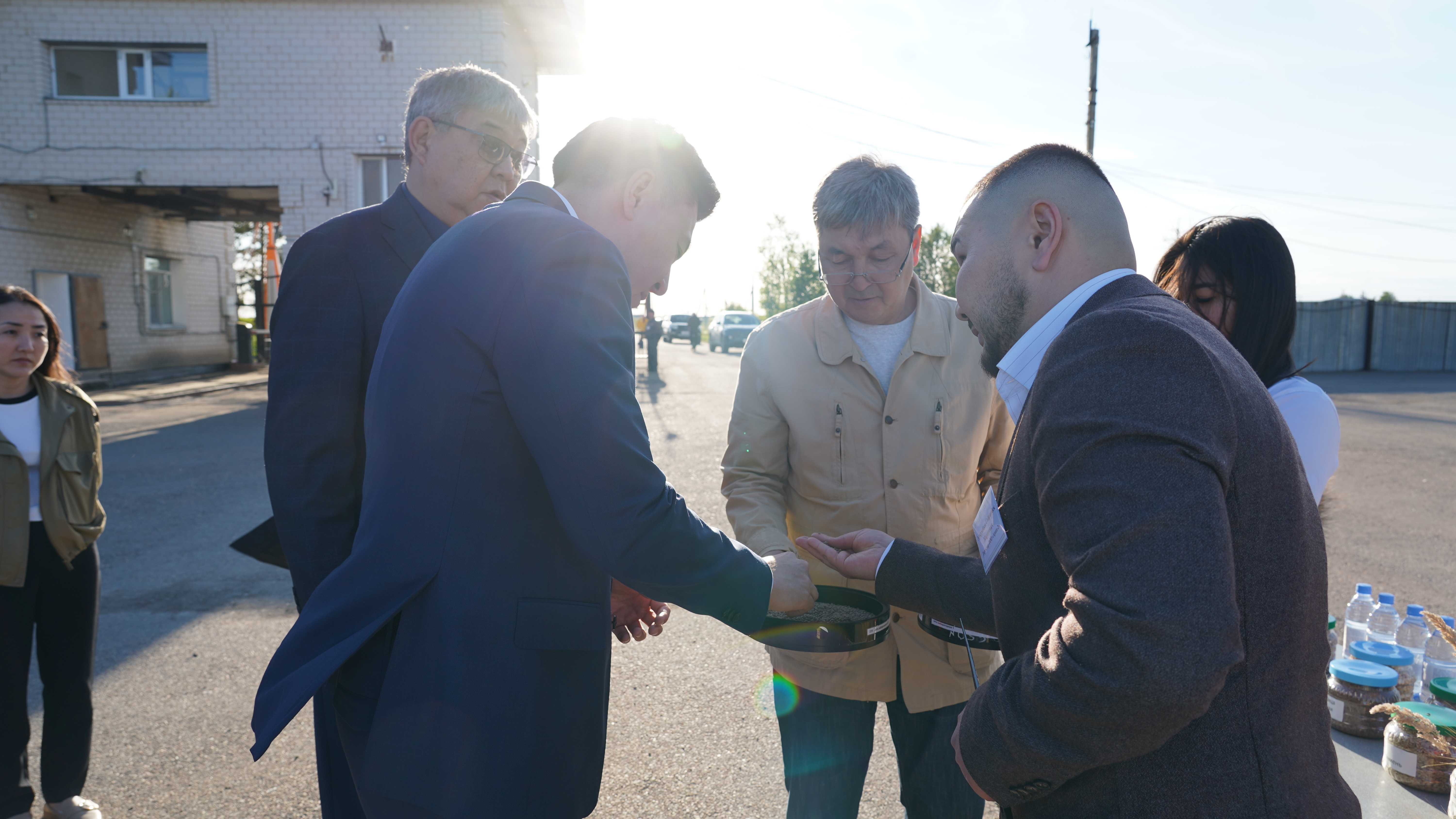 АКИМ КОКШЕТАУ ОЗНАКОМИЛСЯ С ХОДОМ РАЗВИТИЯ ПОСЕЛКА СТАНЦИОННЫЙ