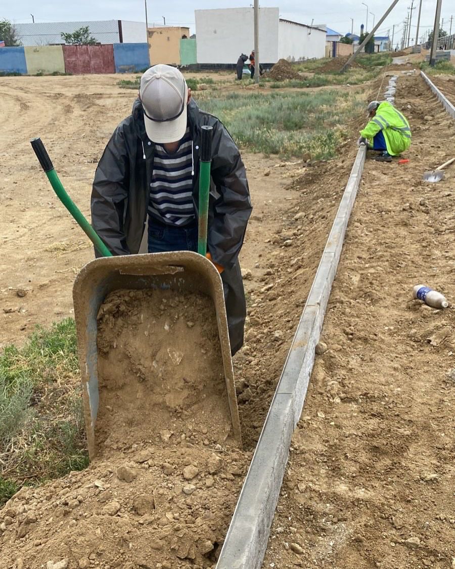 В селе Баянды продолжаются работы по благоустройству!