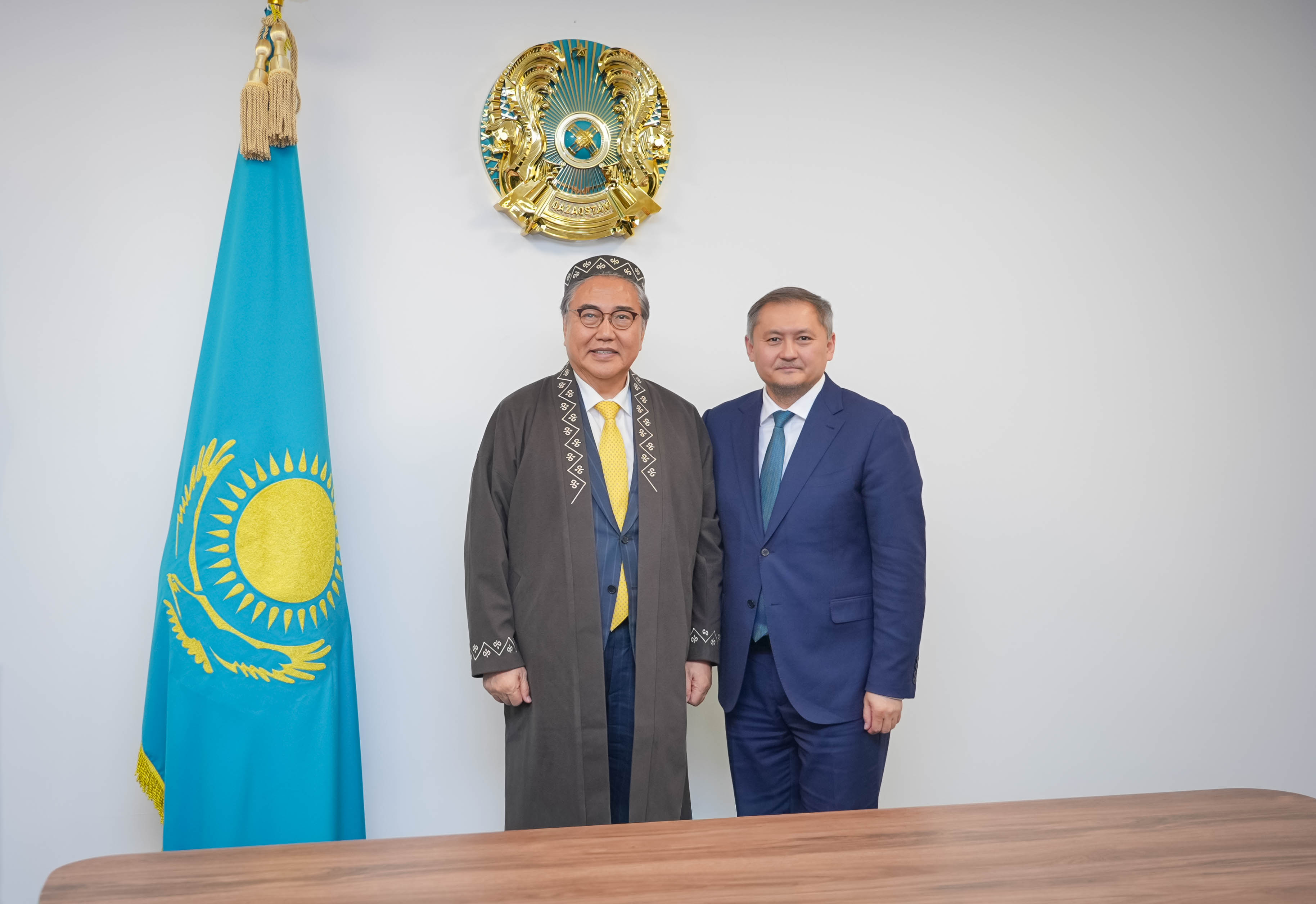 Саясат Нұрбек KAIST профессоры Пак Чжинмен кездесу өткізді