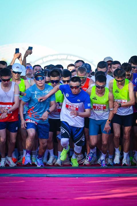 В Актобе прошел масштабный забег «AQTOBE HALF MARATHON-2026»