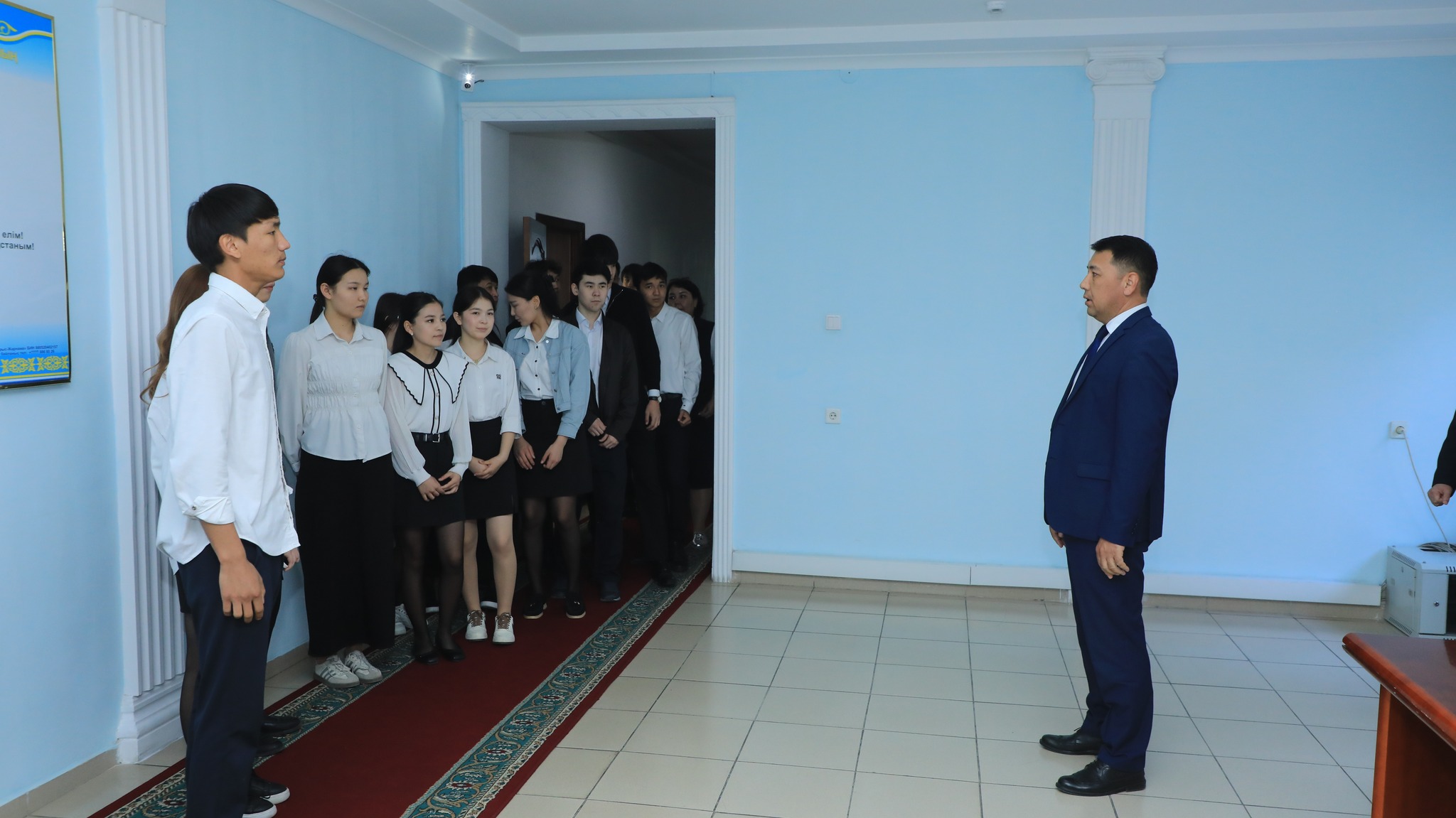 УЧАЩИЕСЯ ОЗНАКОМИЛИСЬ С ТОНКОСТЯМИ ГОСУДАРСТВЕННОЙ СЛУЖБЫ