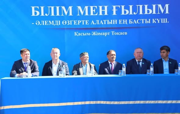 АКИМ РАЙОНА ПРИНЯЛ УЧАСТИЕ В ТОРЖЕСТВЕННОМ МЕРОПРИЯТИИ, ПОСВЯЩЁННОМ МОЛОДЫМ ВЫПУСКНИКАМ