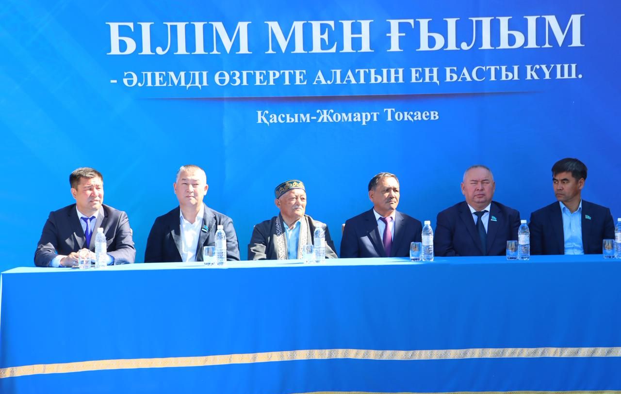 Аким района принял участие в торжественном мероприятии, посвященном молодым выпускника